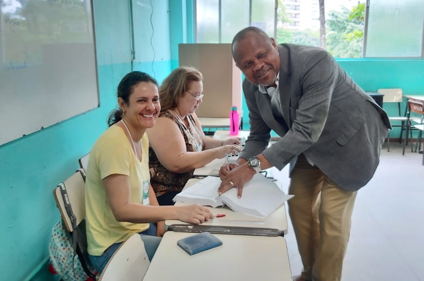 O secretÃ¡rio municipal de AÃ§Ã£o Social e Direitos Humanos, JoÃ£o Mendes de Jesus votou na manhÃ£ deste domingo na Escola Municipal Alagoas.